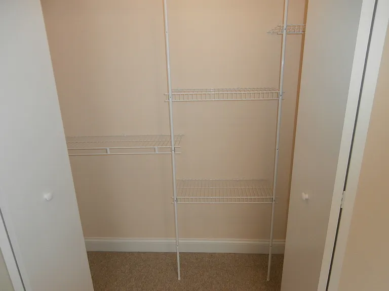 5400 N Winthrop Ave #2 — Photo 6