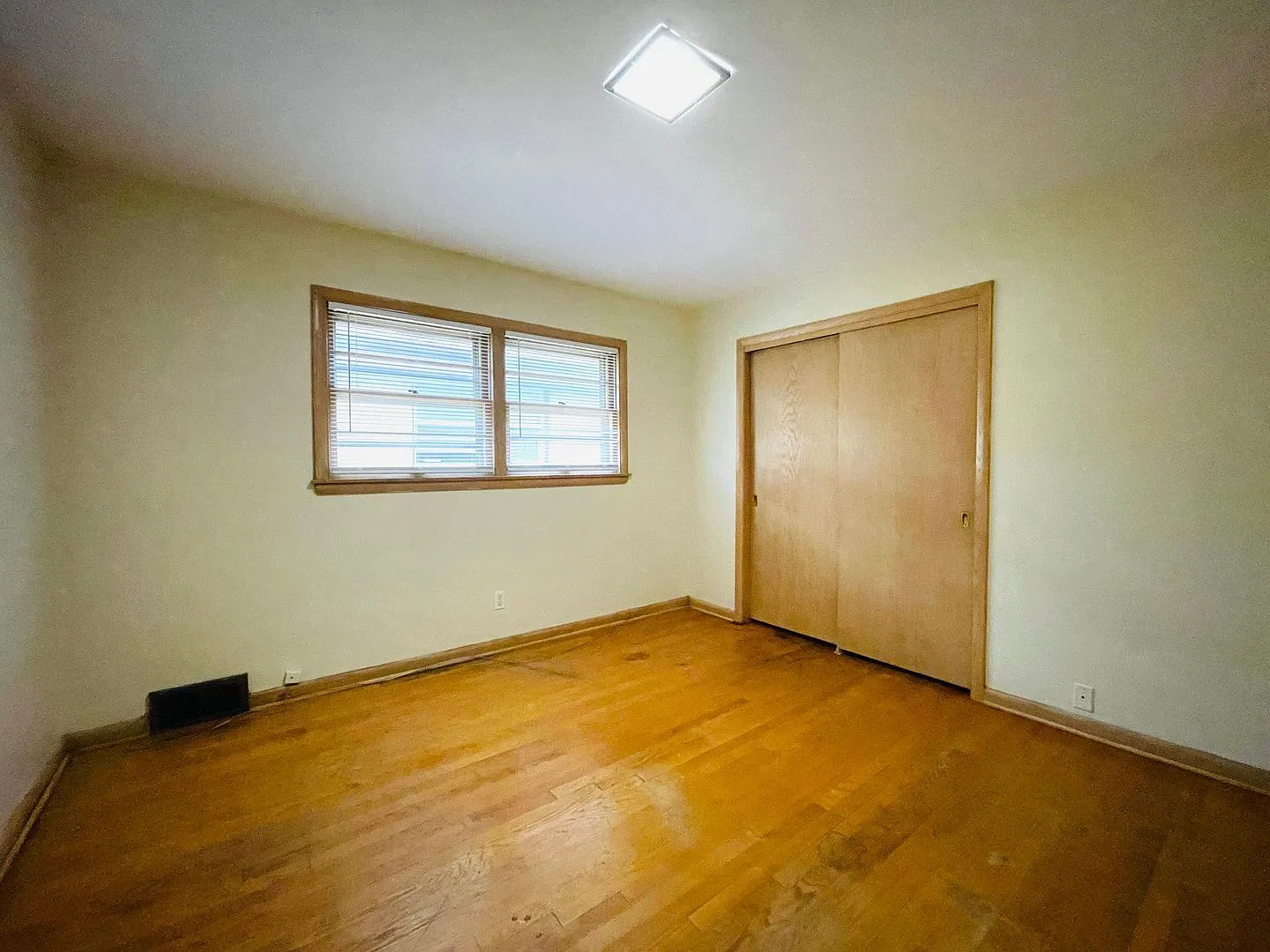 3 bed, 1.0 bath, 1158 sqft, $1,498 — Photo 4