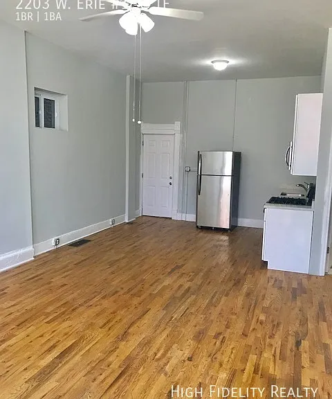 2203 W Erie St #1F — Photo 3