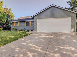1935 Walnut Grove Ln, Central Pt, OR 97502