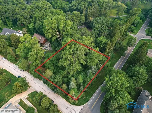 4712 Cinnamon Ln, Sylvania, OH 43560