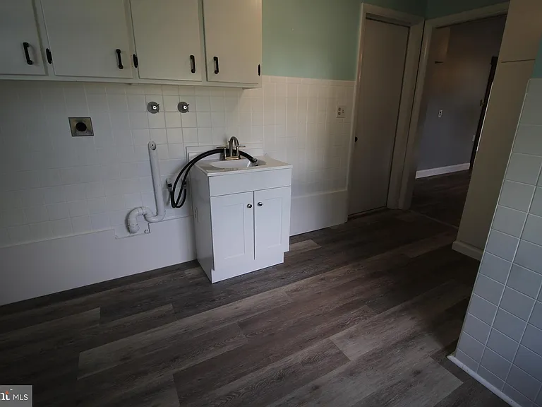 11 N Westview Dr — Photo 8