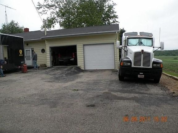 3rd image of 909 North St #120-1/1