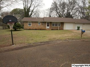 2211 Glen Iris Cir NW, Huntsville, AL 35810