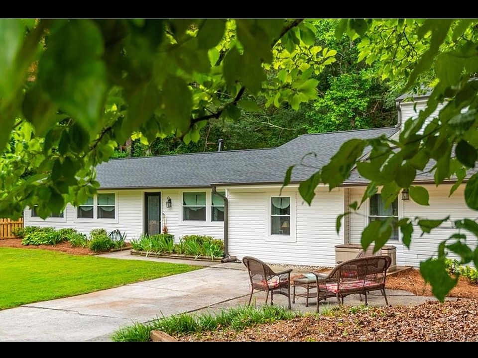 2nd image of 3785 Somerset Dr SW #6