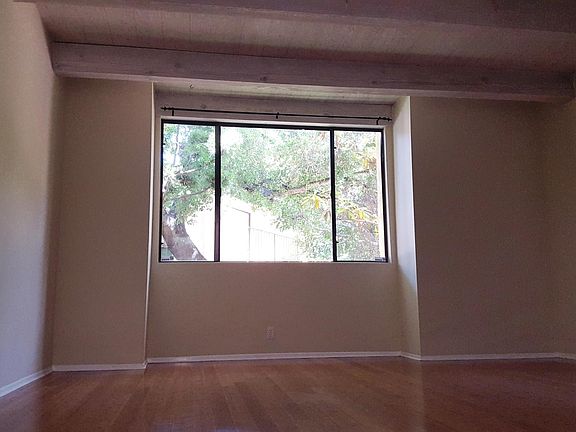 4th image of 124 W Alamar Ave APT 3