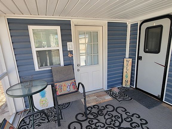 2nd image of 9700 Kings Rd. #A451