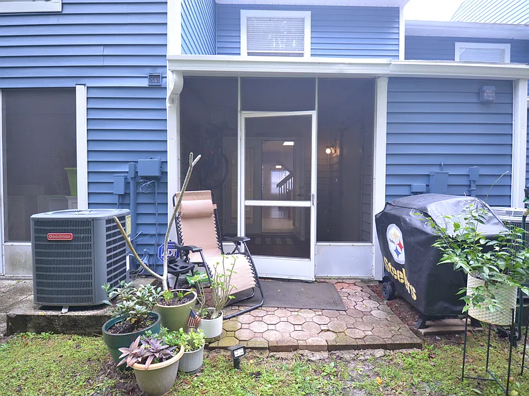 3379 Fox Hunt Dr — Photo 44