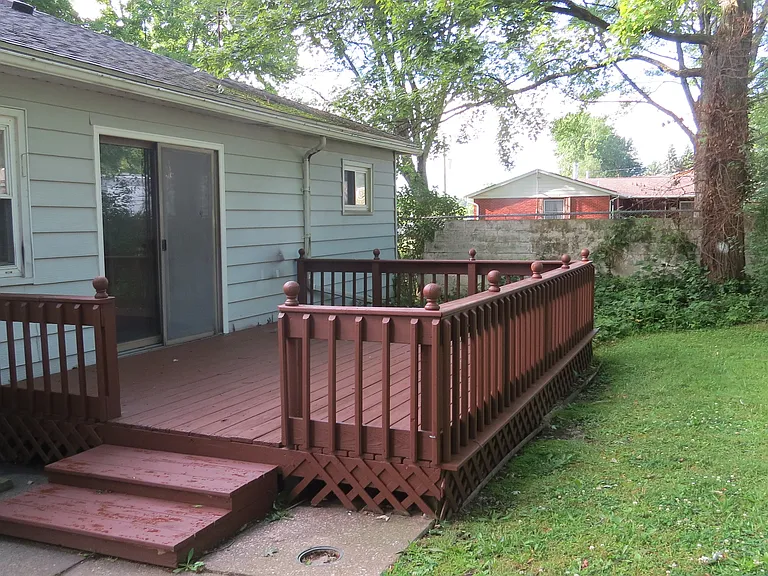 8190 Leavitt Rd — Photo 12