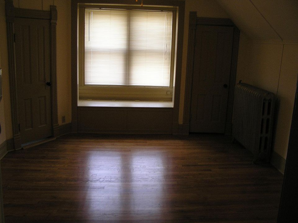 1st image of 406 Michigan Ave APT 3