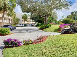 501 Forest Lakes Blvd APT 102, Naples, FL 34105