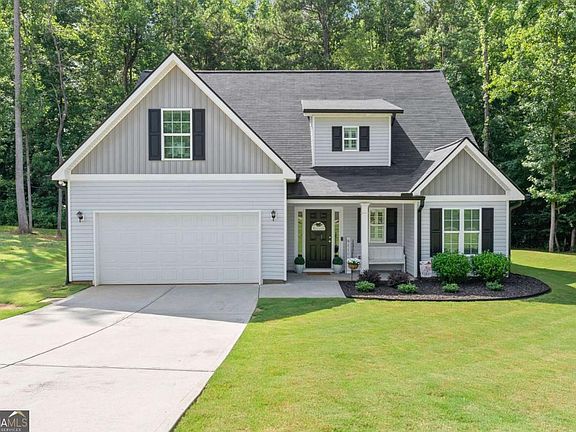 3rd image of 121 Mountain Creek Dr