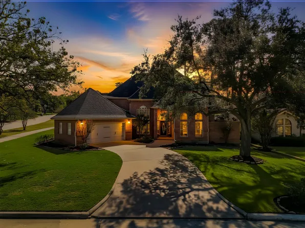 100 April Waters Dr N, Montgomery, TX 77356