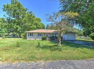24 Mahnke Rd, Decatur, IL 62526