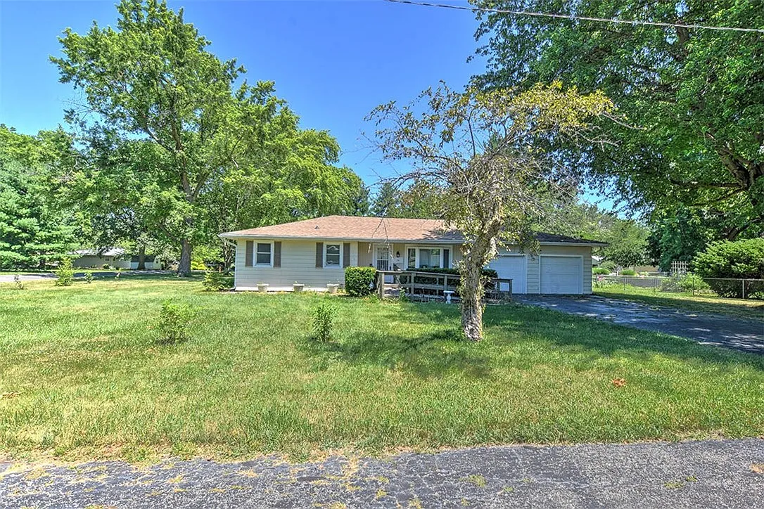 24 Mahnke Rd photo 1