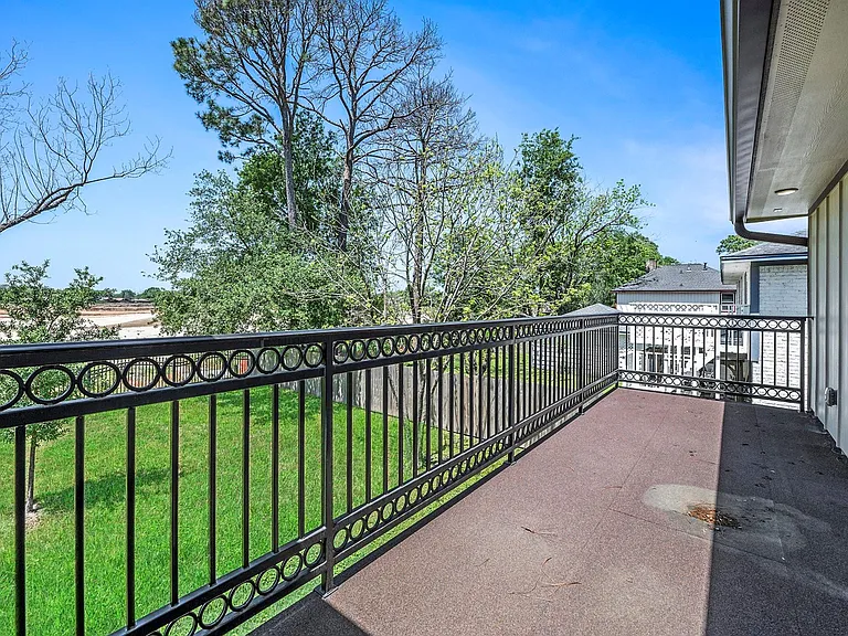 7711 Antoine Dr — Photo 28