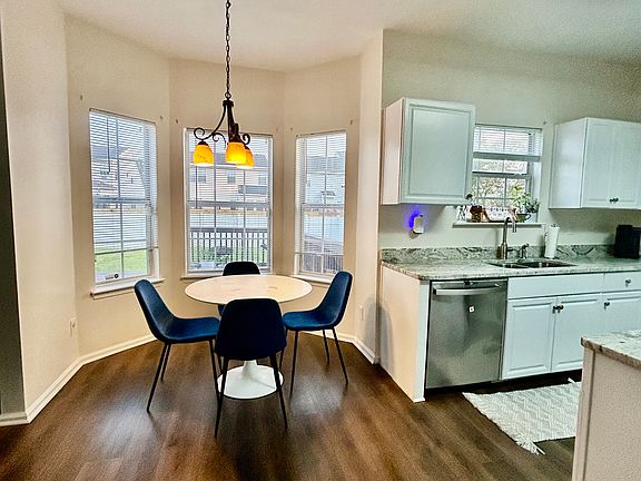 4th image of 213 Outlaw St