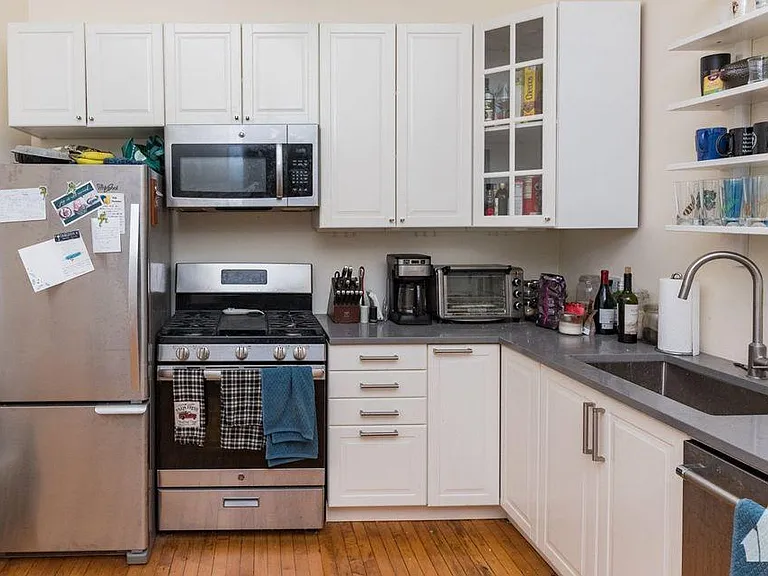 2772 N Lincoln Ave #201 — Photo 3