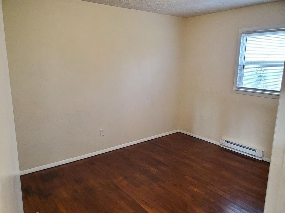2nd image of 108 S Cedar Dr #1