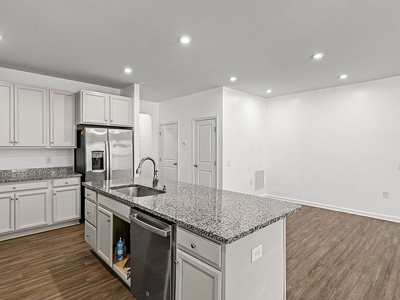 5th image of 109 Capeside Ct