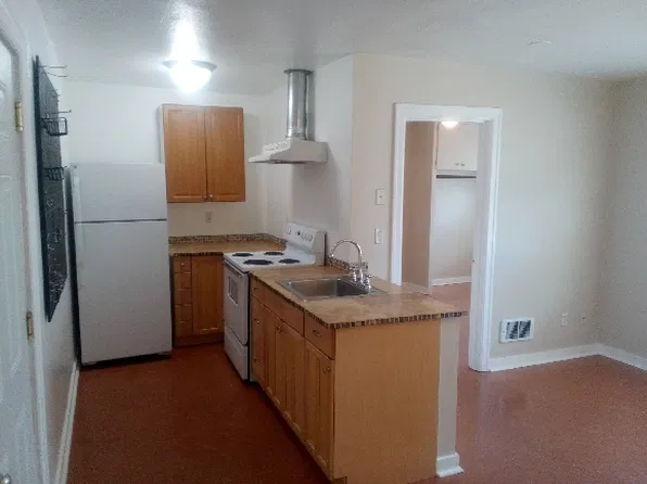 316 W 1st St #3, Pt Angeles, WA 98362