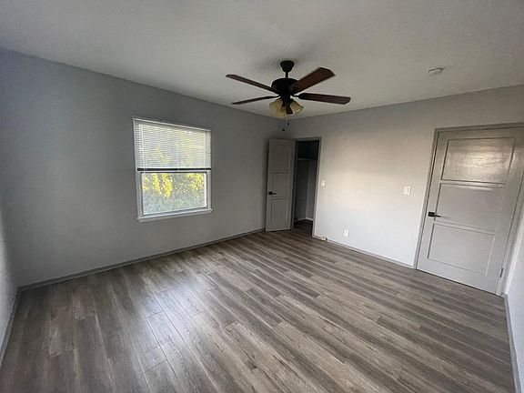 1st Bedroom, with walk-in closet