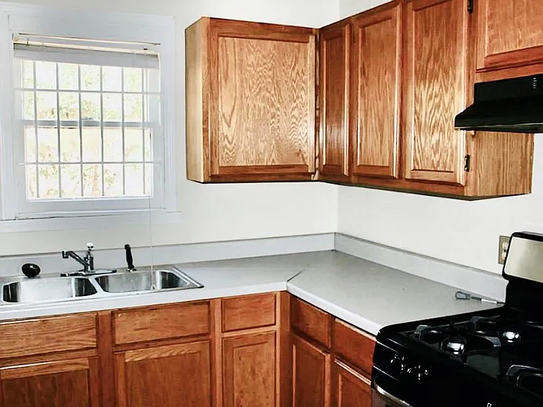 1429 N Durham Dr — Photo 3