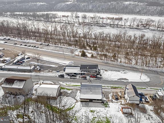 4th image of 212 Terrace St