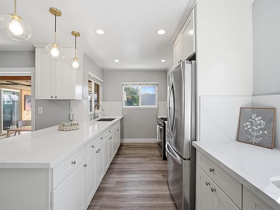 5th image of 1116 Oakbluff Ct