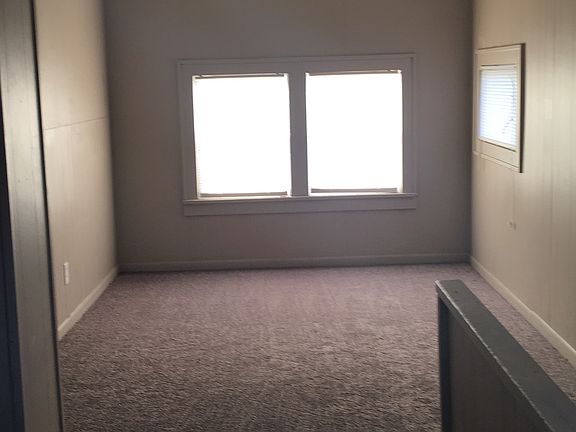 2nd image of 514 E 7th St