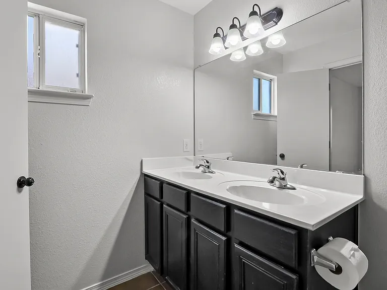 4821 Ramon Vega Ln — Photo 17