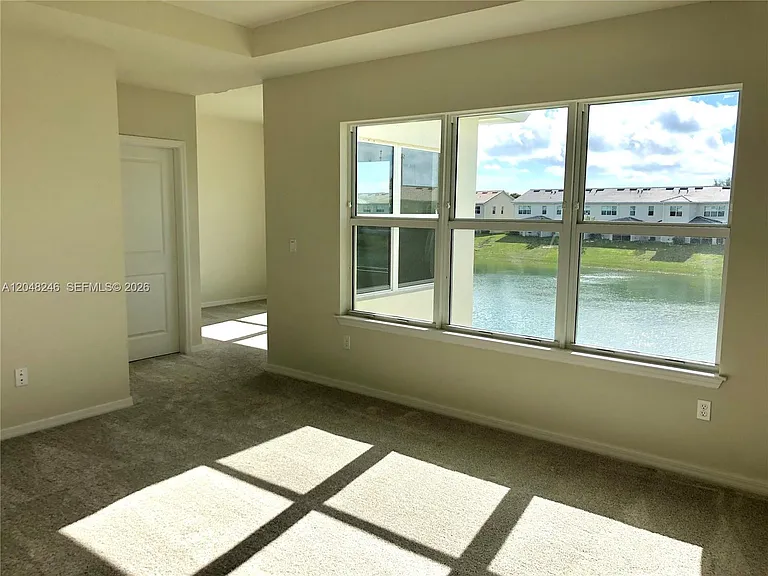 4984 Greenway Dr — Photo 14