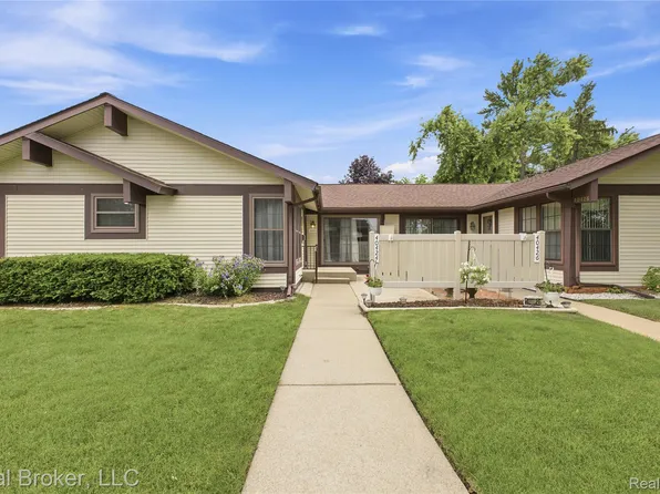 40424 Newport Dr #73, Plymouth, MI 48170