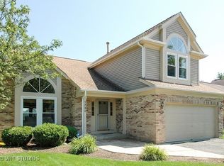 1733 Somerfield Ln, Crystal Lake, IL 60014