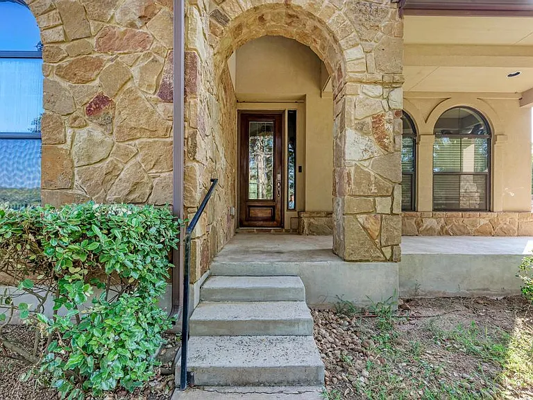 6805 Barstow Ct — Photo 4