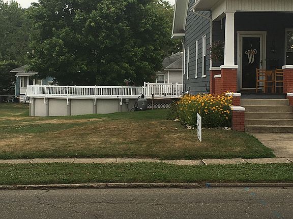 2nd image of 327 Walnut St