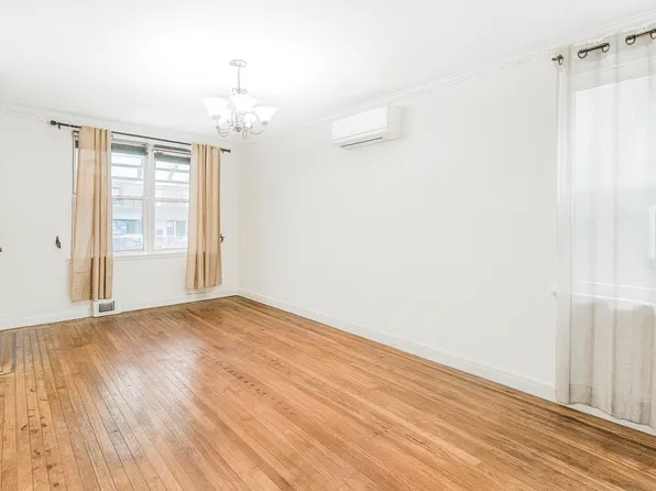 451 100th Street image 7 of 28