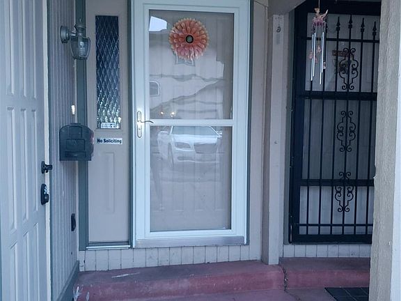 2nd image of 914 S Yukon St