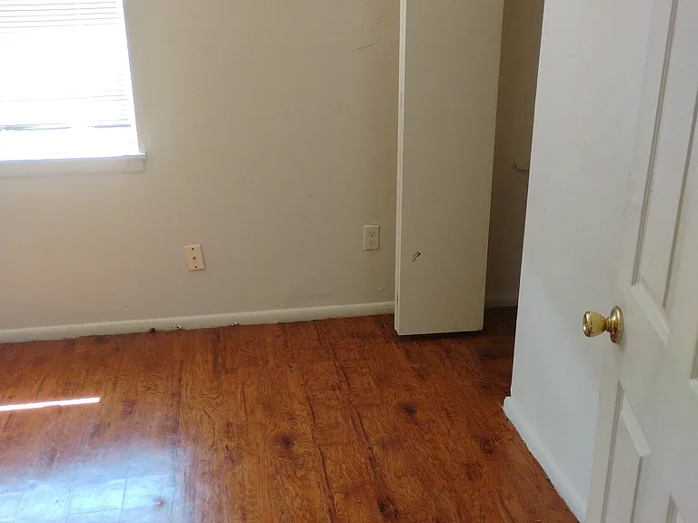 1939 Castalia St — Photo 11