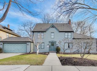 407 La Fox River Dr, Algonquin, IL 60102