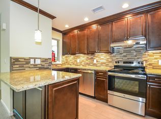 26 Augusta Dr, Annandale, NJ 08801