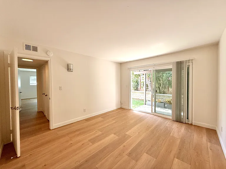 5770 Soledad Mountain Rd — Photo 26