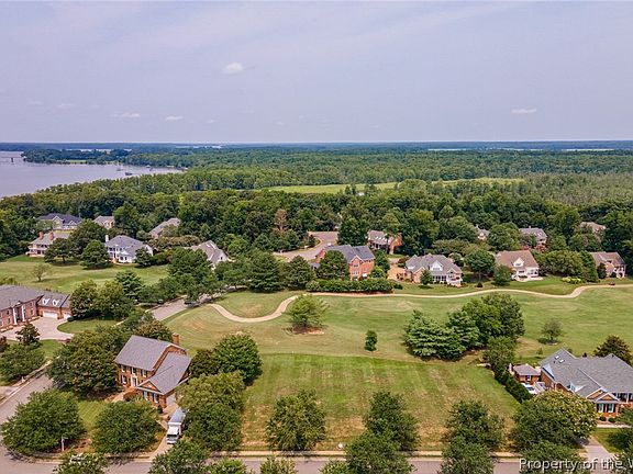 4th image of 1605 Founders Hl