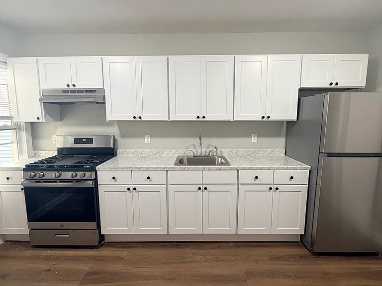 8 Arch St #2 — Photo 2