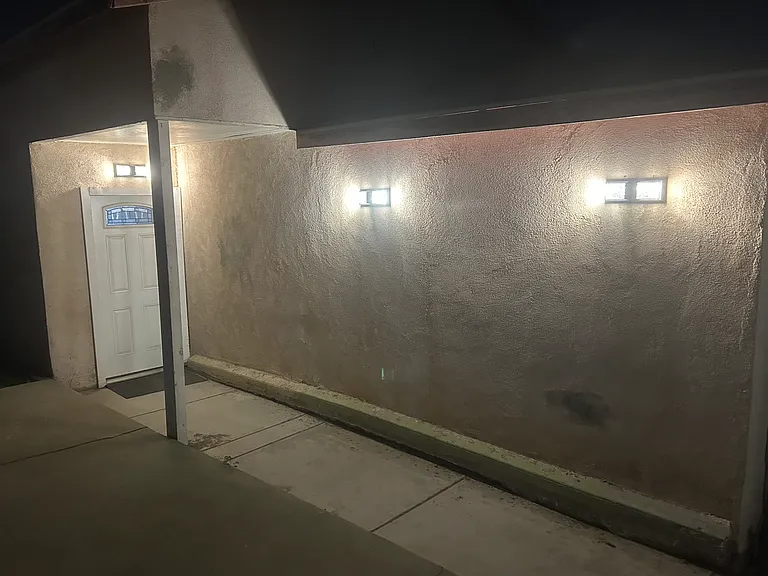 W Evans St — Photo 16