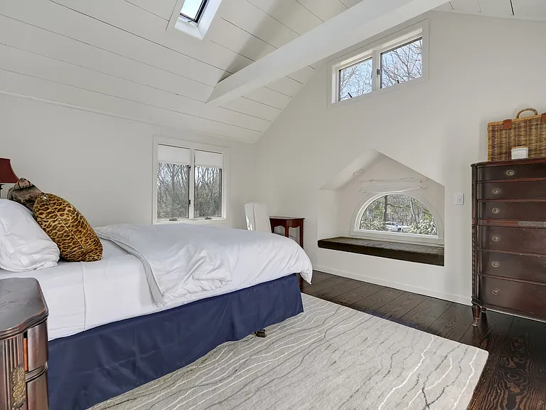 25 Rolling Woods Ct — Photo 11