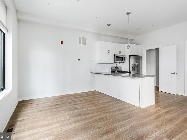 360 Monastery Ave #1R — Photo 6