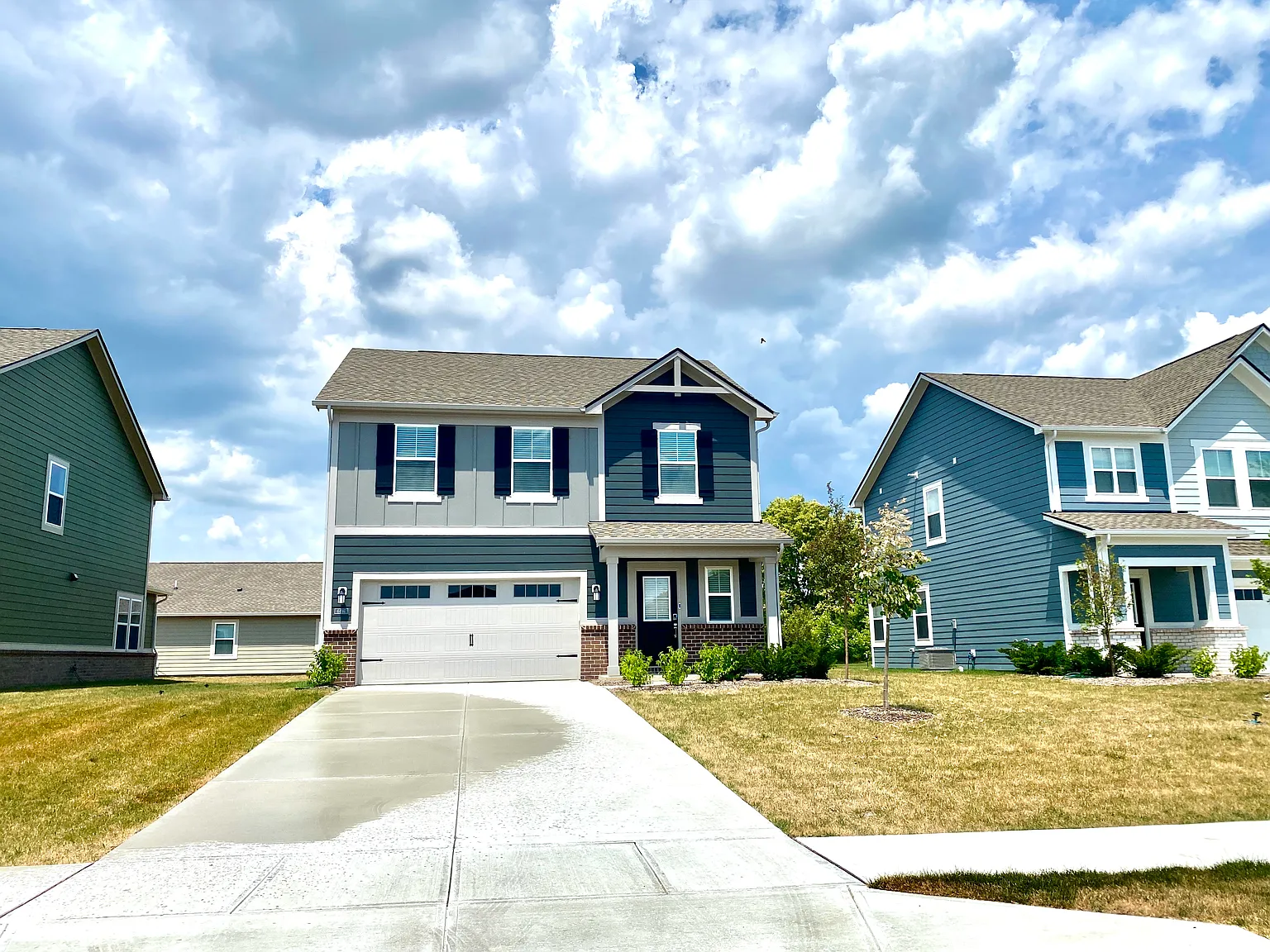 4 bed, 2.5 bath, 1948 sqft, $2,560 — Photo 2