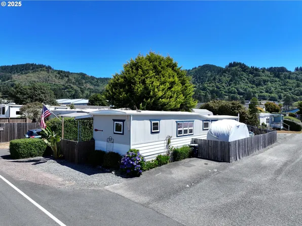 98090 W Benham Ln Space 10, Brookings, OR 97415