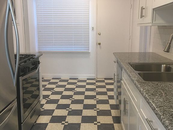 4th image of 225-227 Nieto Ave
